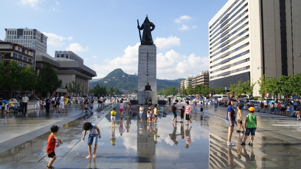 Quảng trường Gwanghwamun giữa lòng thủ đô Hàn Quốc