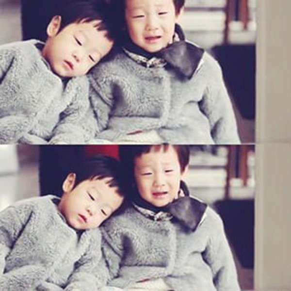 Tình anh em của Seo Eon và Seo Jun làm ông bố Lee Hwi Jae cảm động