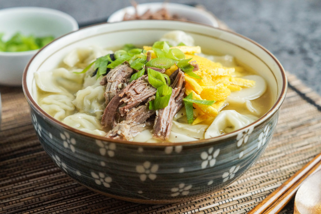 Những món ngon nhất định phải thử khi du lịch Hàn Quốc-Ddoek mandu kuk