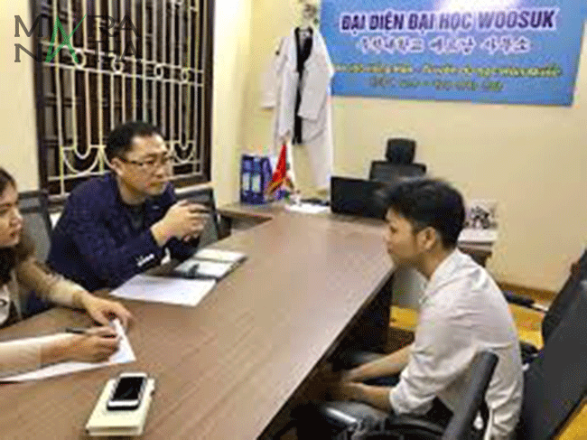 Đại diện trường đại học Woosuk phỏng vấn trực tiếp Bạn-Hoàng Đam Trường Đại diện trường đại học Woosuk phỏng vấn trực tiếp Bạn-Hoàng Đam Trường