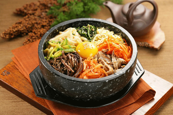 Món cơm trộn - một trong những món ngon mùa xuân tại Hàn Quốc
