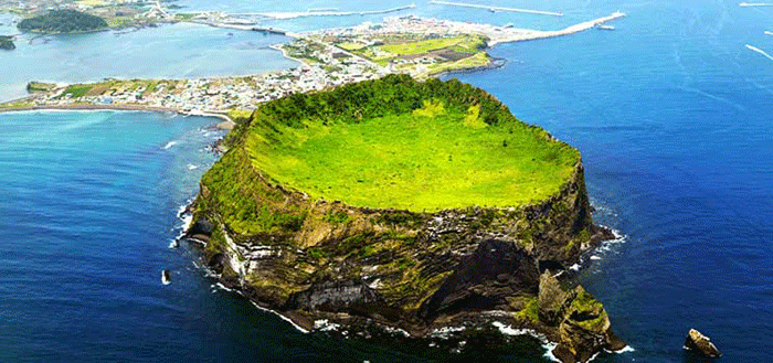 đỉnh-Seongsan-Ilchulbong-đảo-Jeju