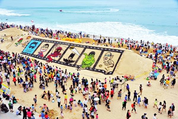 Lễ hội cát vào mùa hè ở busan Lễ hội cát vào mùa hè ở busan