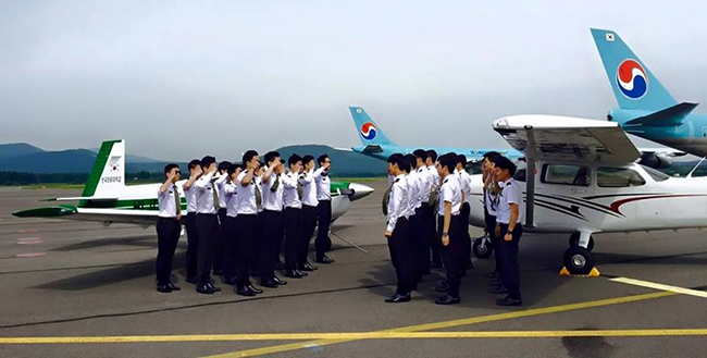 Sinh viên ngành hàng không tại đại học hàng không Hàn Quốc